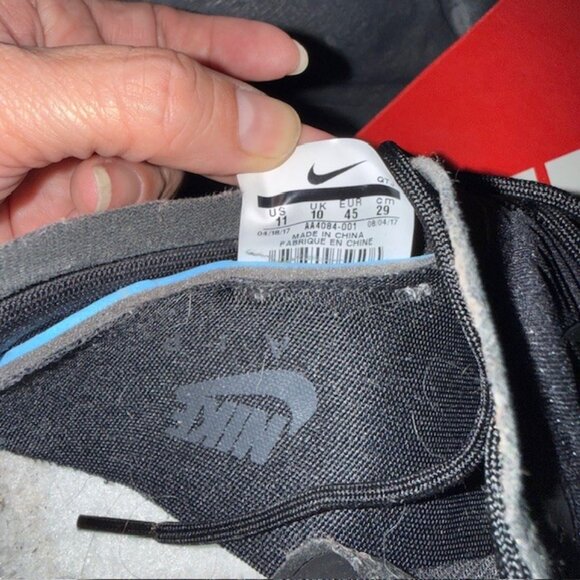 Athletic_Shoes